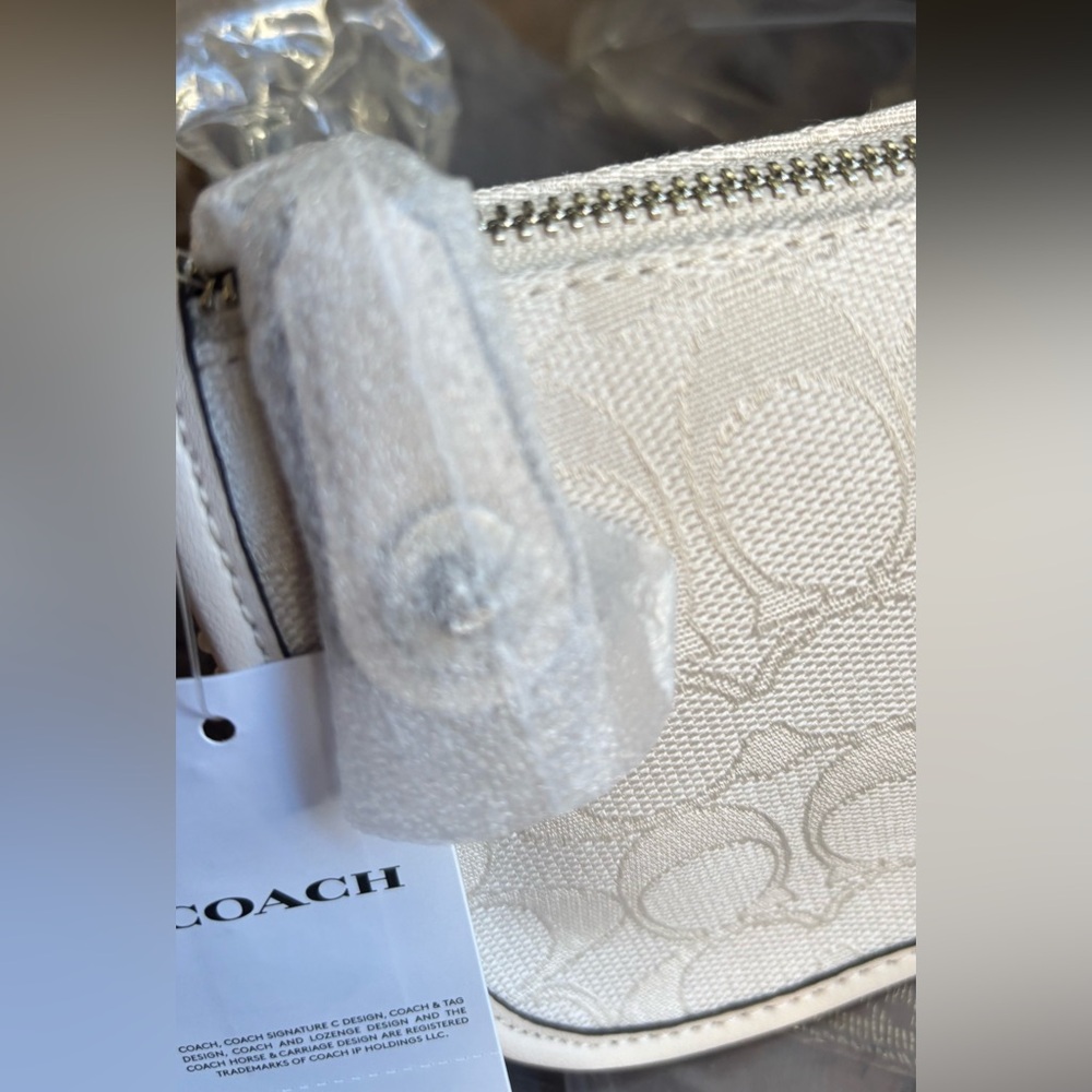 SOLD⛔️Authentic COACH 1941 Signature jacquard/Glovetanned turnlock zip  Crosby - Picture 14 of 16